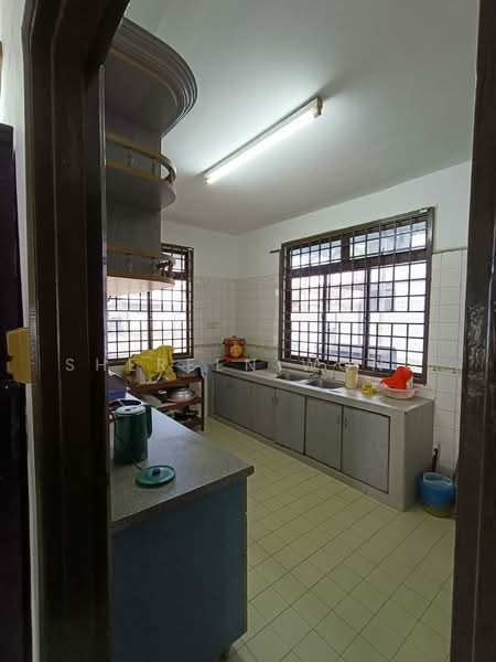 2-storey Terraced House for Sale in Taman Bukit Mewah (Tampoi) - Shereen Wong - Kitchen - PropertyGuru.com.my