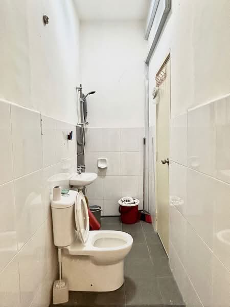 Taman Mutiara Rini untuk Untuk Dijual - RM 1,080,000, Apr 2026 - Bathroom - PropertyGuru.com.my