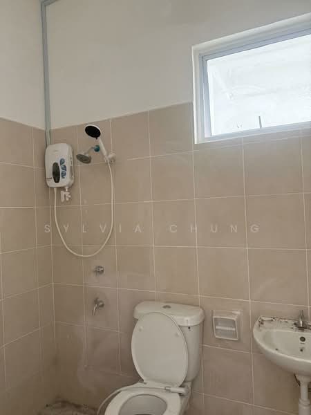 Pangsapuri untuk Disewa di Residensi Menggatal - Sylvia Chung - Bathroom - PropertyGuru.com.my
