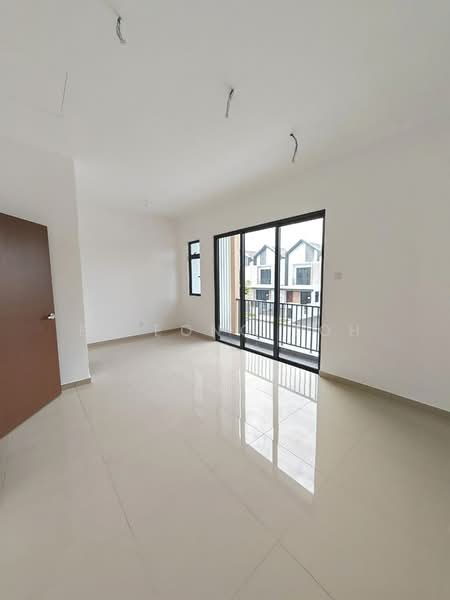 2-storey Terraced House for Sale in Bandar Dato Onn (Tebrau) - Ee Fong Toh - Living Room - PropertyGuru.com.my