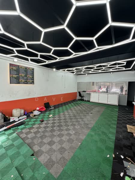 For Rent - Ground floor,with Private carparks