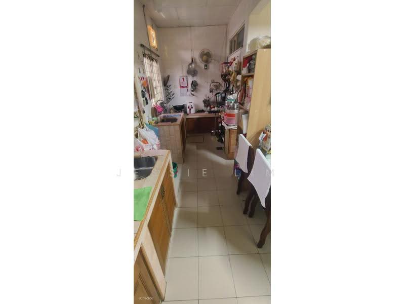 2-storey Terraced House for Sale in Taman Alam Megah (Shah Alam) - Jessie Lim - Kitchen - PropertyGuru.com.my