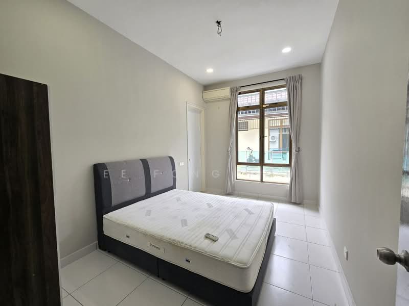 Cluster House for Sale in Setia Tropika (Johor Bahru) - Ee Fong Toh - Bedroom - PropertyGuru.com.my