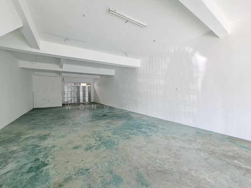 Shop for Sale in Taman Puteri Wangsa (Ulu Tiram) - Wong Ouray - Interior - PropertyGuru.com.my