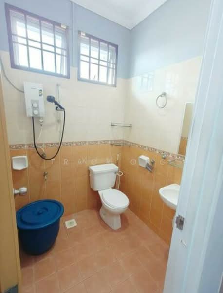 2-storey Terraced House for Rent in Taman Daya (Johor Bahru) - Tracy Ong - Bathroom - PropertyGuru.com.my