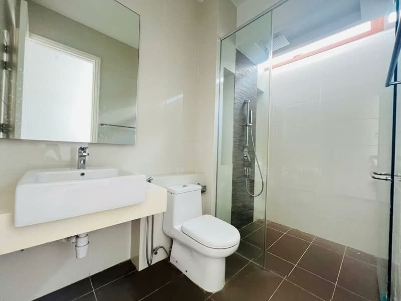 Rumah Berkembar untuk Dijual di Presint 8 (Putrajaya) - Hussaidi Hussin - Bathroom - PropertyGuru.com.my