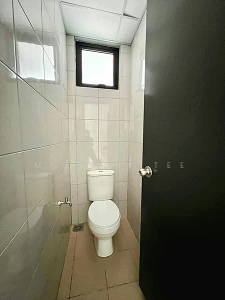 Shop / Office for Rent in Bandar Bukit Tinggi (Klang) - Michelle Tee - Bathroom - PropertyGuru.com.my
