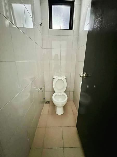 Shop / Office for Rent in Bandar Bukit Tinggi (Klang) - Michelle Tee - Bathroom - PropertyGuru.com.my