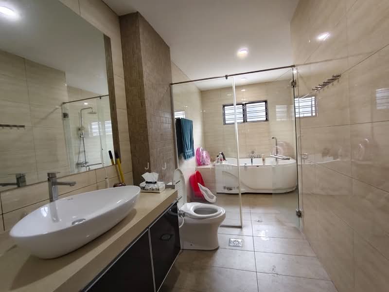 2-storey Terraced House for Sale in Taman Ehsan Jaya (Ulu Tiram) - JJ Lim - Bathroom - PropertyGuru.com.my