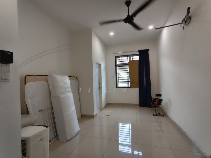 2-storey Terraced House for Sale in Taman Ehsan Jaya (Ulu Tiram) - JJ Lim - Living Room - PropertyGuru.com.my
