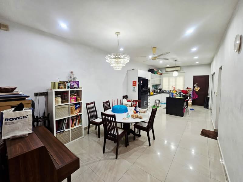 2-storey Terraced House for Sale in Bandar Kinrara Seksyen 1 (Bandar Kinrara) - John Lee - Living Room - PropertyGuru.com.my