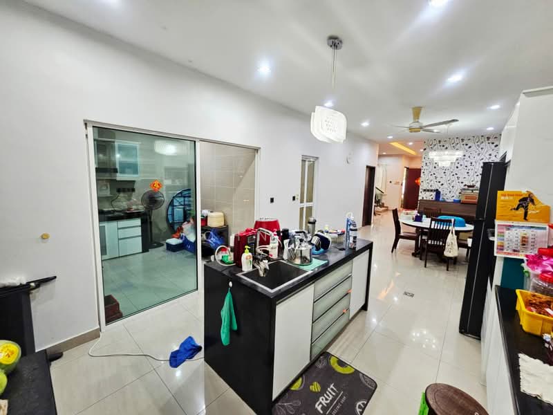 2-storey Terraced House for Sale in Bandar Kinrara Seksyen 1 (Bandar Kinrara) - John Lee - Kitchen - PropertyGuru.com.my