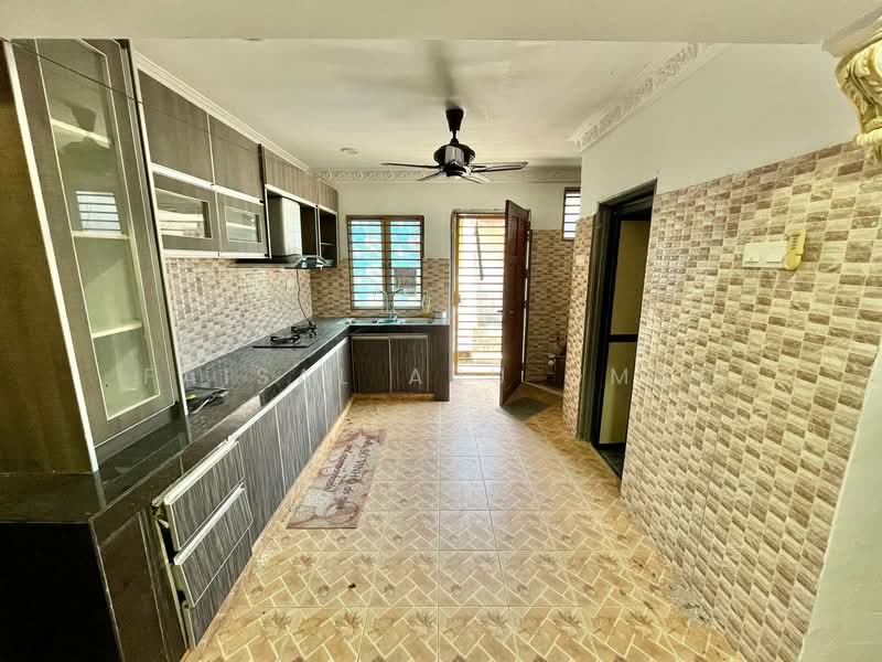Taman Sri Gombak, Fasa 1 untuk Untuk Dijual - RM 447,000, Mac 2026 - Kitchen - PropertyGuru.com.my