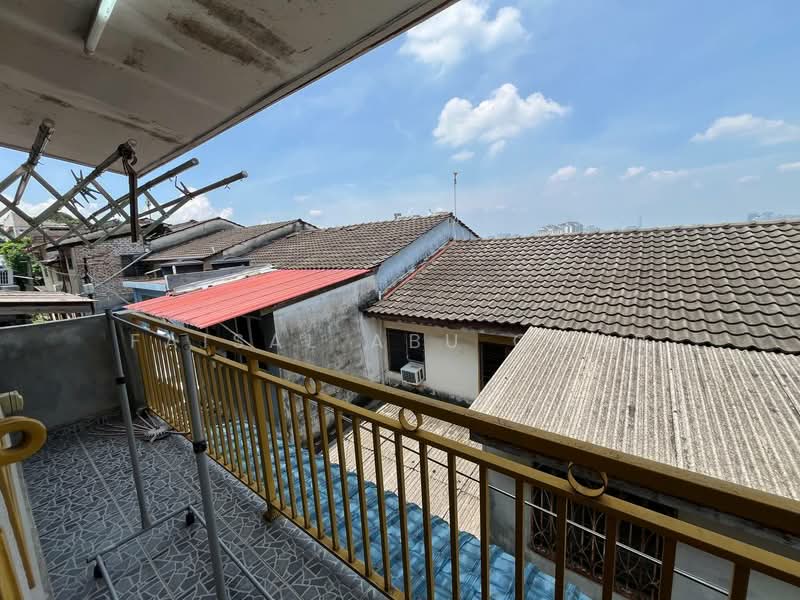 Taman Sri Gombak, Fasa 1 untuk Untuk Dijual - RM 447,000, Mac 2026 - Balcony - PropertyGuru.com.my