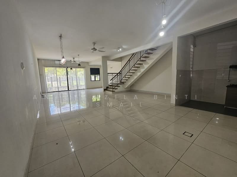 2-storey Terraced House for Sale in Denai Alam (Shah Alam) - Anil Fazila Binti Ismail - Living Room - PropertyGuru.com.my