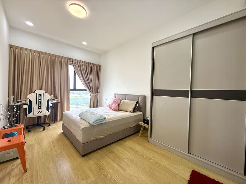 Royal Strand @ Country Garden Danga Bay untuk Untuk Dijual - RM 898,000, Apr 2026 - Bedroom - PropertyGuru.com.my