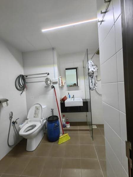 Service Residence for Sale at Trefoil @ Setia City - Roger Phang - Bathroom - PropertyGuru.com.my