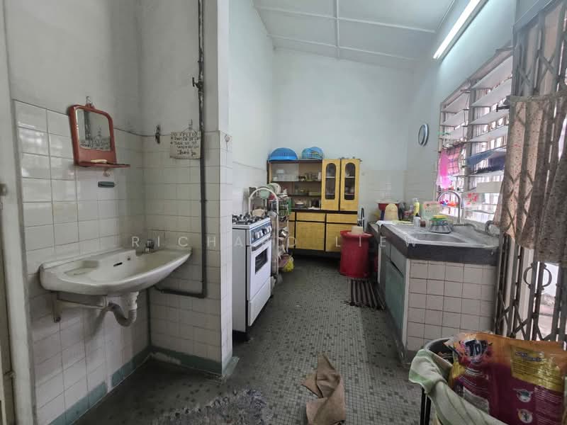 SS2 untuk Untuk Dijual - RM 800,000, Mac 2026 - Kitchen - PropertyGuru.com.my