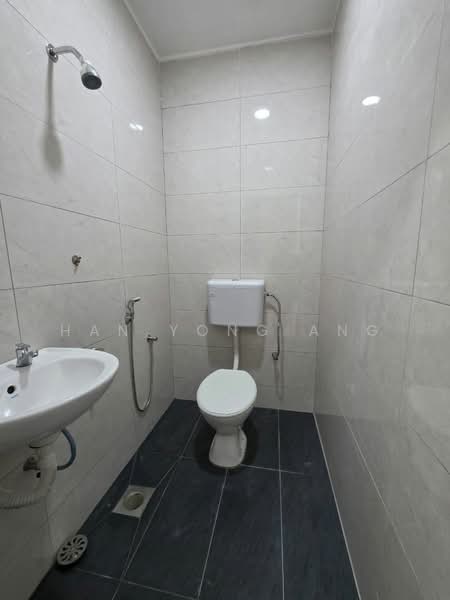 2-storey Terraced House for Sale in Taman Rinting (Masai) - Han Yong Ang - Bathroom - PropertyGuru.com.my