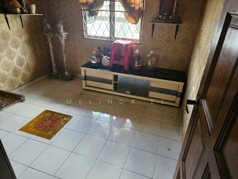 1-storey Terraced House for Sale in Taman Senai Utama (Kulai) - Melinda Ee - Living Room - PropertyGuru.com.my