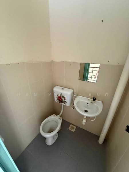 Taman Scientex Kulai untuk Untuk Dijual - RM 328,000, Mac 2026 - Bathroom - PropertyGuru.com.my