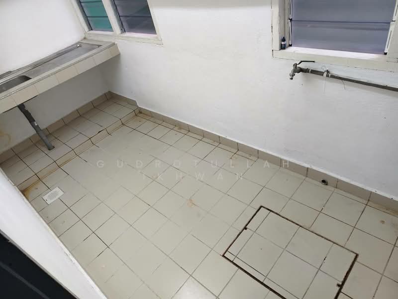 2-storey Terraced House for Sale in Taman TAR (Tun Abdul Razak) (Ampang) - Gudrotullah Ikhwan - Kitchen - PropertyGuru.com.my