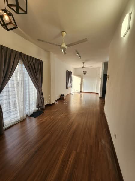 Townhouse for Sale in Bandar Ainsdale (Seremban) - Jeffrey Chong - Corridor - PropertyGuru.com.my