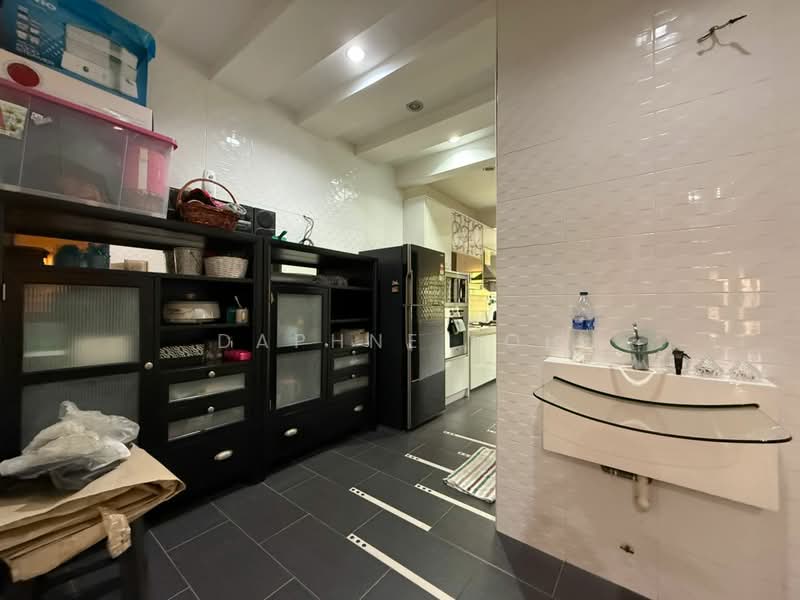 2-storey Terraced House for Sale in Denai Alam (Shah Alam) - Daphne Loh - Kitchen - PropertyGuru.com.my