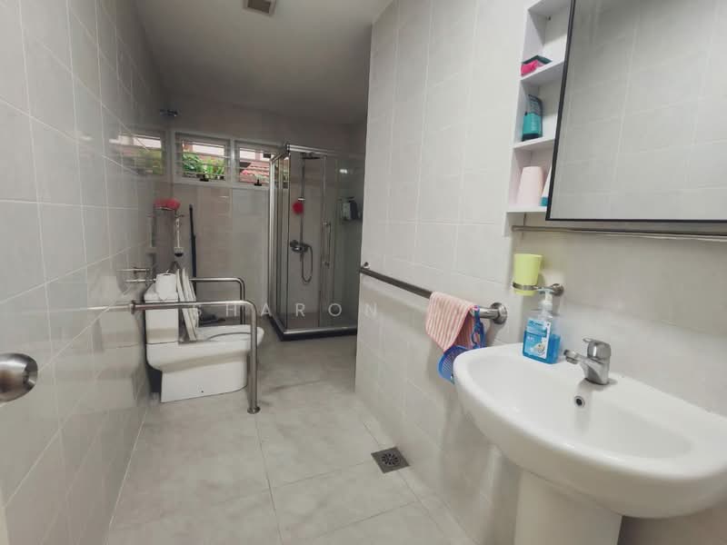 Semi-Detached House for Rent in Taman Serene (Johor Bahru) - Sharon Ong - Bathroom - PropertyGuru.com.my