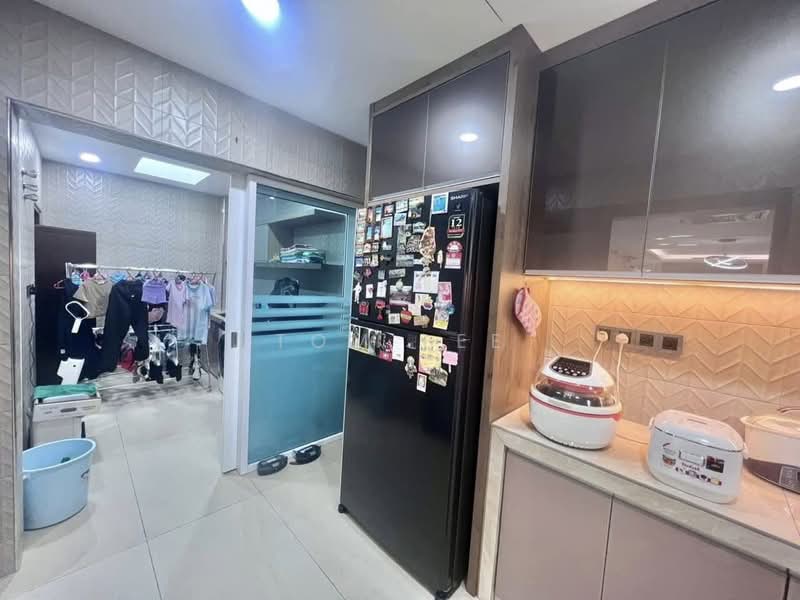 Cluster House for Sale in Aman Perdana (Kapar) - Tom Lee - Kitchen - PropertyGuru.com.my
