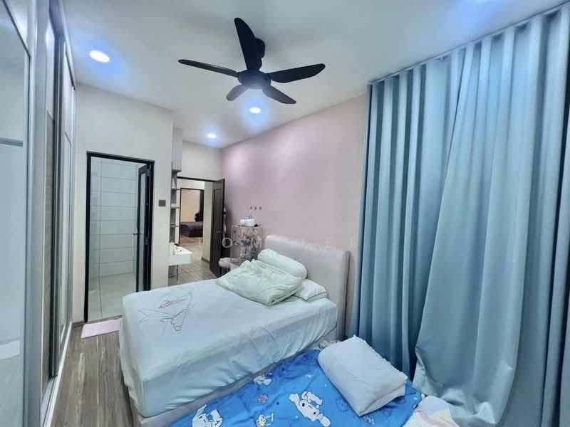 Cluster House for Sale in Aman Perdana (Kapar) - Tom Lee - Bedroom - PropertyGuru.com.my