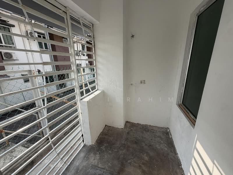 2-storey Terraced House for Sale in Nilai Impian (Nilai) - Hawa Ibrahim - Yard - PropertyGuru.com.my
