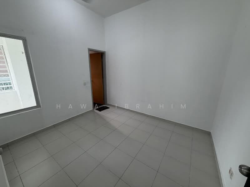 2-storey Terraced House for Sale in Nilai Impian (Nilai) - Hawa Ibrahim - Room - PropertyGuru.com.my
