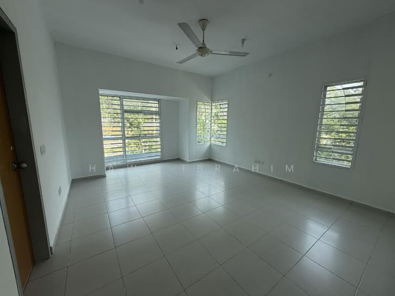 2-storey Terraced House for Sale in Nilai Impian (Nilai) - Hawa Ibrahim - Master Bedroom - PropertyGuru.com.my