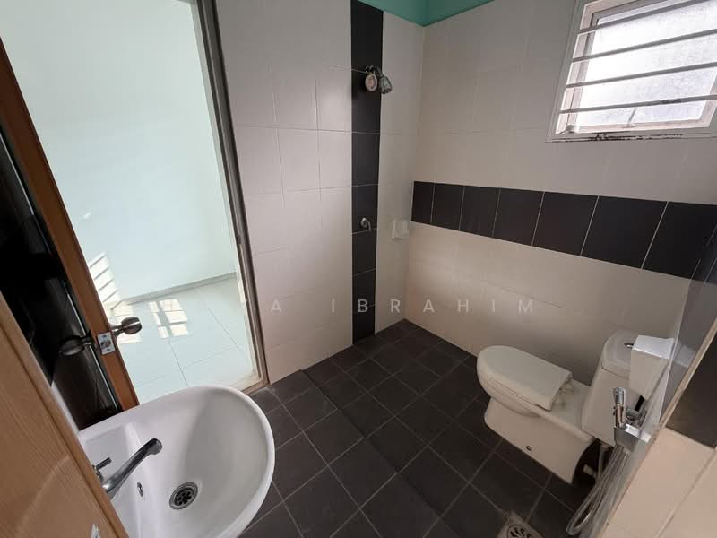 2-storey Terraced House for Sale in Nilai Impian (Nilai) - Hawa Ibrahim - Bathroom - PropertyGuru.com.my
