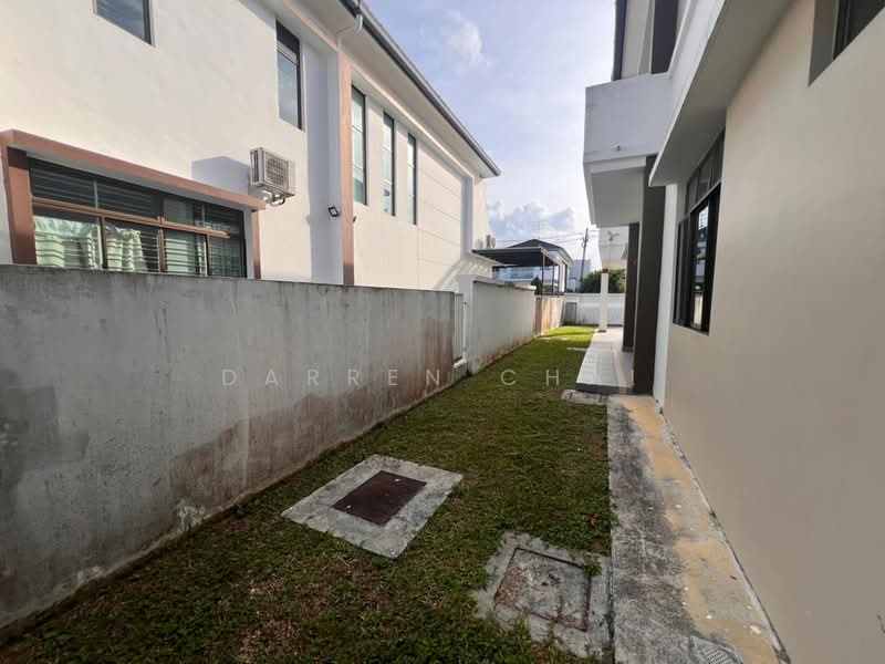 Cluster House for Sale in Bandar Putra (Kulai) - Darren Chai - Exterior - PropertyGuru.com.my