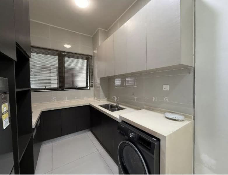 Amberside @ Country Garden Danga Bay untuk Untuk Disewa - RM 2,400 /bulan, Apr 2026 - Kitchen - PropertyGuru.com.my