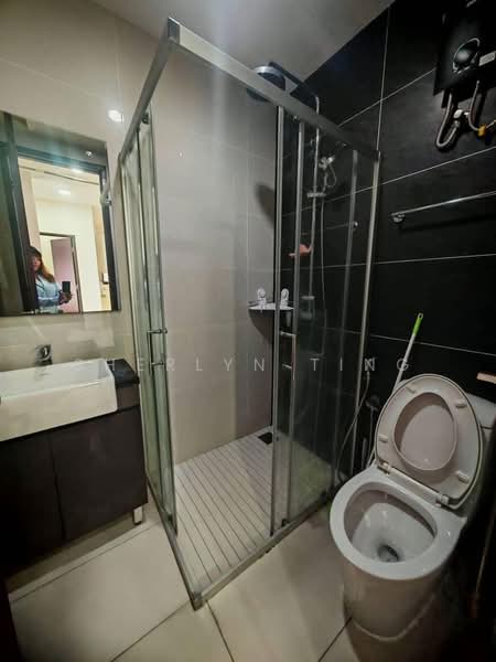 Amberside @ Country Garden Danga Bay untuk Untuk Disewa - RM 2,400 /bulan, Apr 2026 - Bathroom - PropertyGuru.com.my