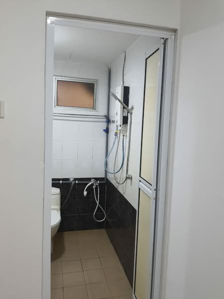 Endah Regal Condominium untuk Untuk Disewa - RM 1,500 /bulan, Mac 2026 - Bathroom - PropertyGuru.com.my