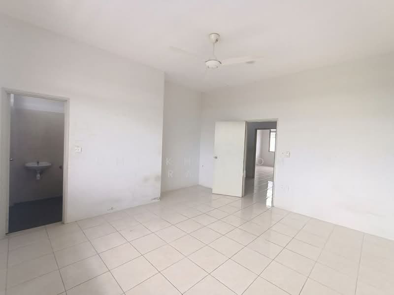 2-storey Terraced House for Rent in Bandar Mahkota Banting (Tanjong Duabelas) - Umi Khalsom Ibrahim - Interior - PropertyGuru.com.my