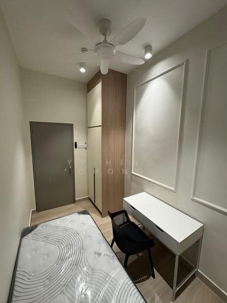 Apartment for Sale at D7 (D'Seven Lagoon Perdana) - Yu Heng Chong - Bedroom - PropertyGuru.com.my