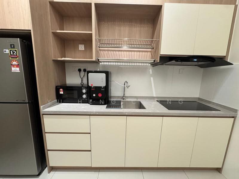 Apartment for Sale at D7 (D'Seven Lagoon Perdana) - Yu Heng Chong - Kitchen - PropertyGuru.com.my