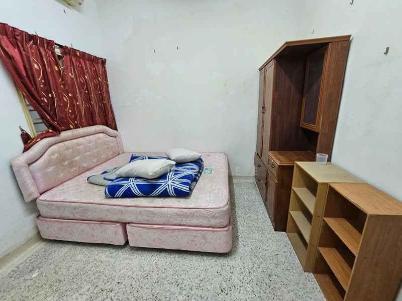 Kampung Lapan Taman Kenanga House untuk Untuk Dijual - RM 800,000, Mac 2026 - Bedroom - PropertyGuru.com.my