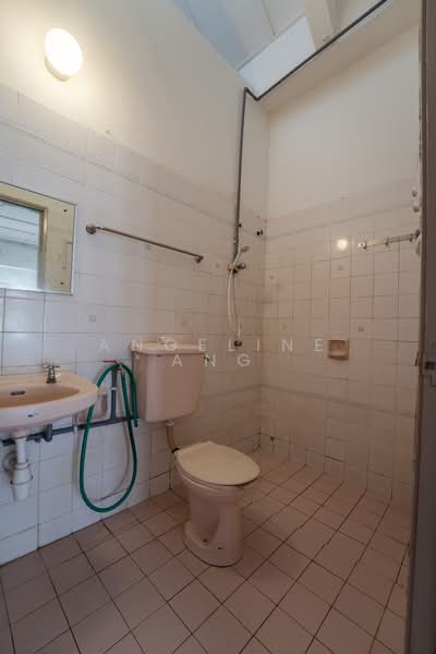 USJ 2 untuk Untuk Dijual - RM 650,000, Mac 2026 - Bathroom - PropertyGuru.com.my
