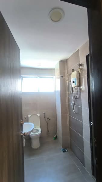 Taman Sri Bahtera untuk Untuk Dijual - RM 1,280,000, Mac 2026 - Bathroom - PropertyGuru.com.my