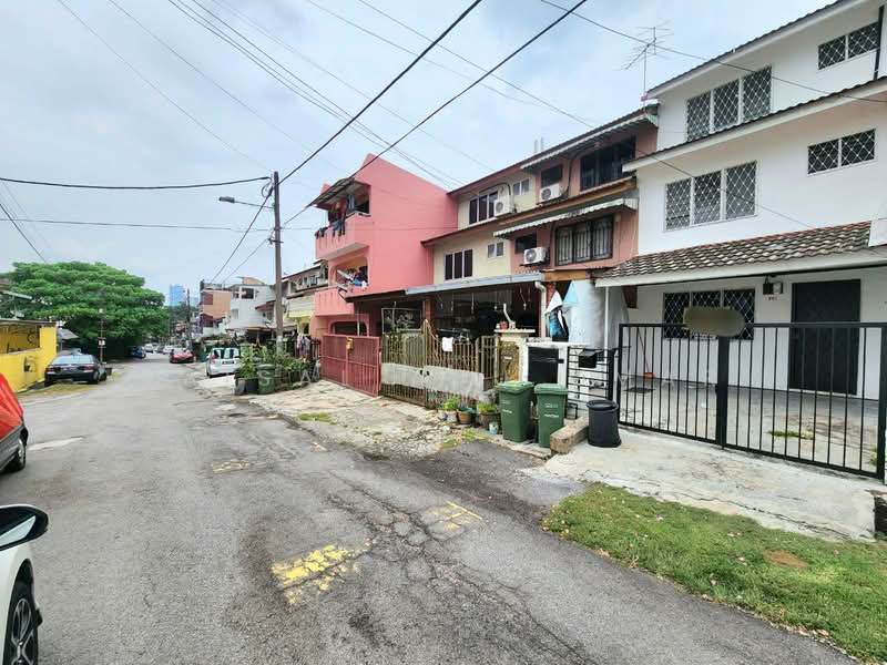 2-storey Terraced House for Sale in Segambut (Kuala Lumpur) - Faisal Abu Omar - Exterior - PropertyGuru.com.my