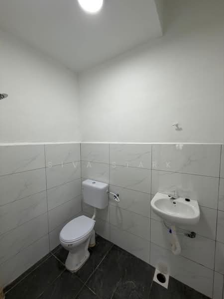 1.5-storey Terraced House for Sale in Iskandar Puteri (Nusajaya) (Johor) - Siva Stark - Bathroom - PropertyGuru.com.my