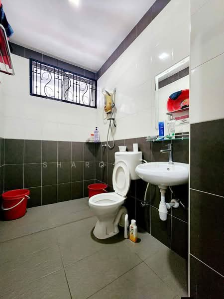 Jalan Timah, Taman Sri Putri untuk Untuk Dijual - RM 598,000, Mac 2026 - Bathroom - PropertyGuru.com.my