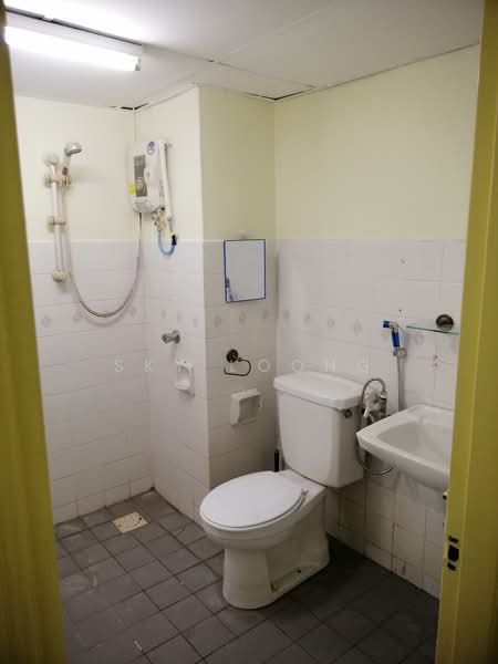 Condominium for Sale at Pantai Hillpark 5 - Sky Loong - Bathroom - PropertyGuru.com.my