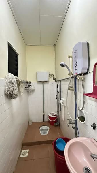 1-storey Terraced House for Sale in Skudai (Johor) - Quek . - Bathroom - PropertyGuru.com.my